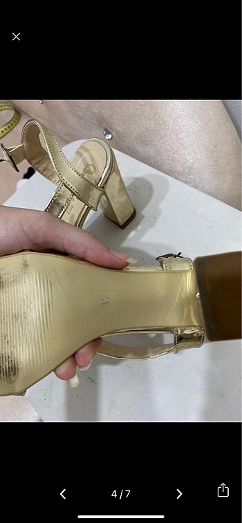 37 Beden altın Renk Bambi Gold Tek Bantlı Topuklu