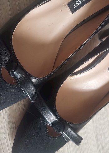 Nine West fiyonk detaylı topuklu ayakkabı
