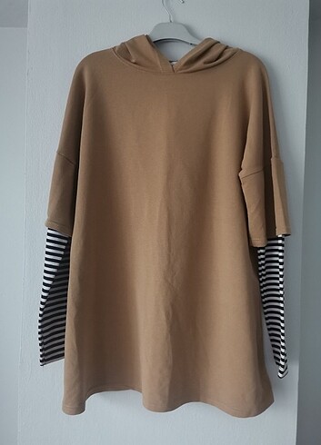 44 Beden camel Renk Lamelif kolu çizgi detaylı kapüşonlu sweat 