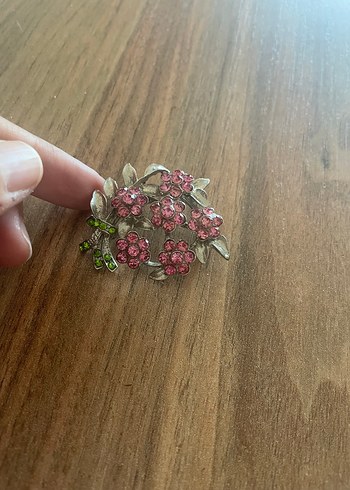 Beden Pembe Payetli Çiçekli Vintage Broş