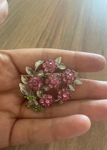 Pembe Payetli Çiçekli Vintage Broş