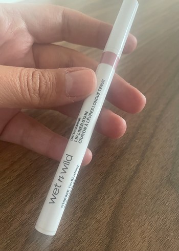 Wet n Wild Uzun Süre Kalıcı Dudak Kalemi