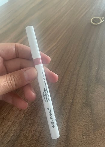 Beden Wet n Wild Uzun Süre Kalıcı Dudak Kalemi