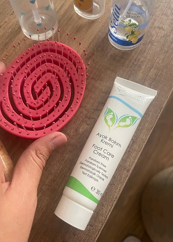  Beden Renk Ahşap Saplı Saç Fırçası ve Bakım Seti