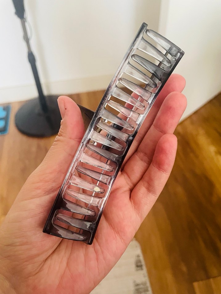 Şeffaf Gri Plastik Saç Tokası - Görsel 2