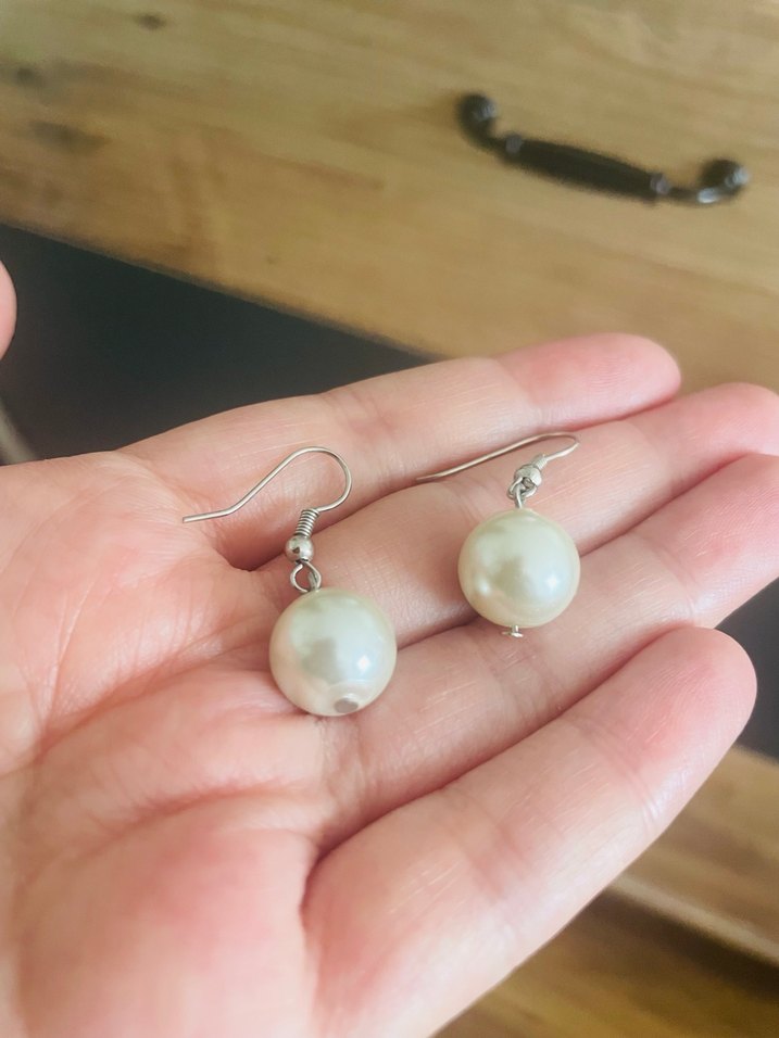 Beyaz Boncuklu Midi Küpeler - Görsel 2