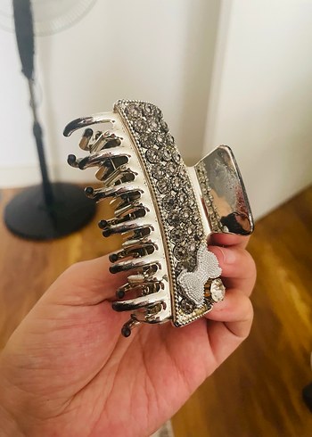 Metal Tokalı Gri Saç Tokası - Görsel 3