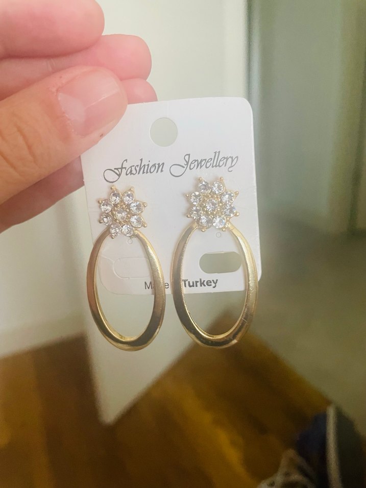 Altın Renkli sallantılı Taşlı küpe - Görsel 2