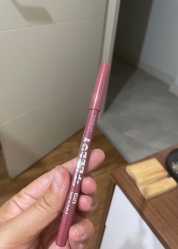 Pastel Pembe Dudak Kalemi