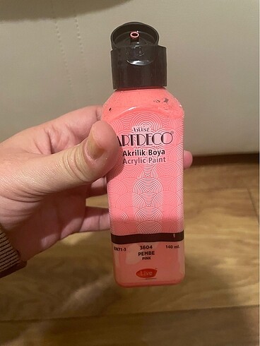 Pembe rengi akrilik boya