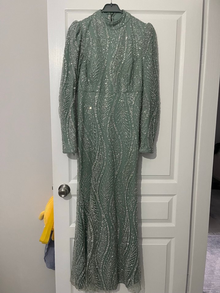 Uzun Kollu Boncuk İşlemeli Yılan Desenli Abiye - Görsel 3