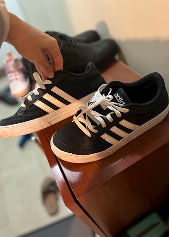 Adidas Siyah Beyaz Bağcıklı Erkek Spor Ayakkabı - Görsel 4