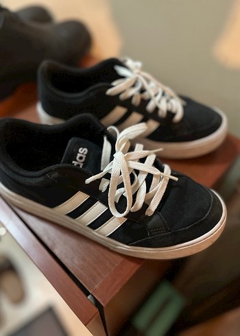 Adidas Siyah Beyaz Bağcıklı Erkek Spor Ayakkabı - Görsel 8