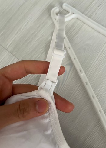 Beyaz Ayarlanabilir Kaplı emzirme atleti - Görsel 3