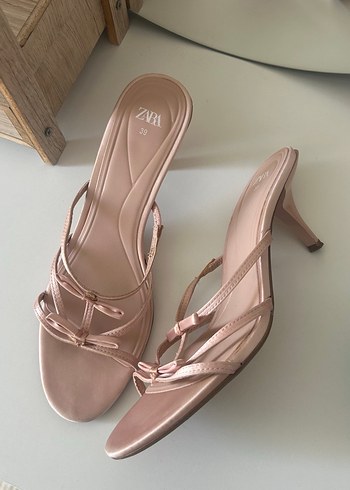 Zara Bej Stiletto Topuklu Kadın Terlik Ayak numaram 38 terlik oluyor