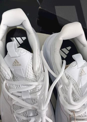 Adidas Beyaz Bağcıklı Spor Ayakkabısı - Görsel 2