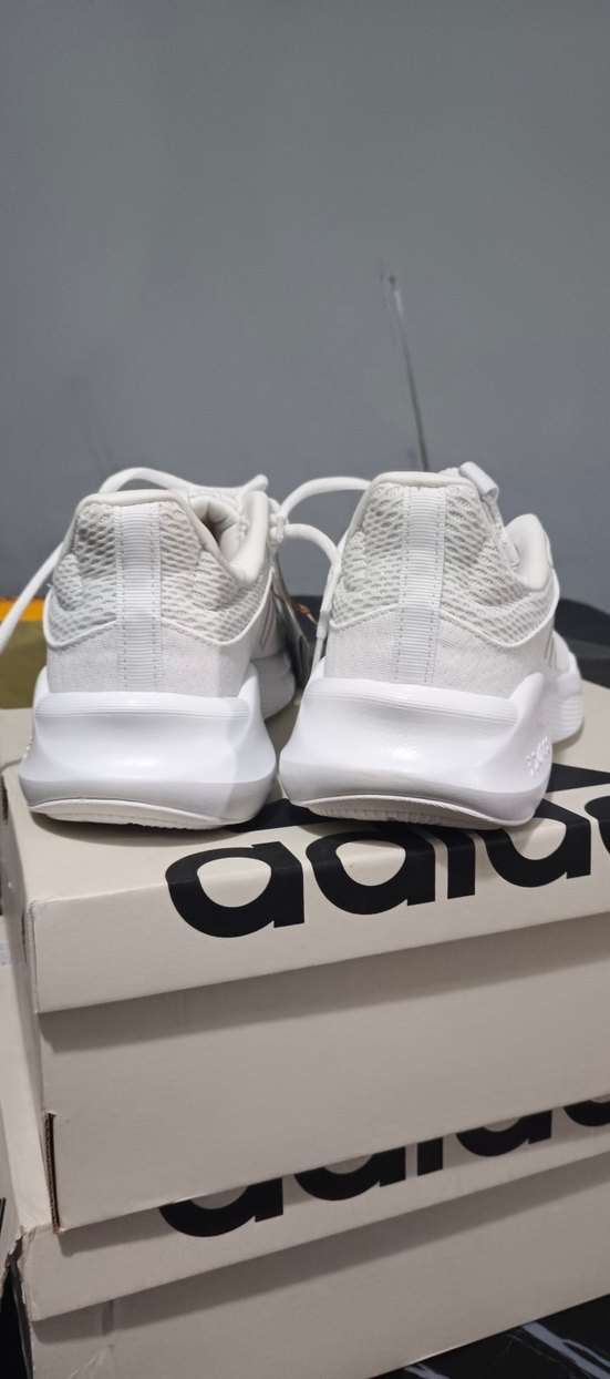 Adidas Beyaz Bağcıklı Spor Ayakkabısı - Görsel 3