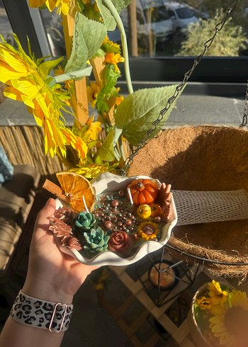 Turuncu ve Yeşil Süslemeli Dekoratif Mum - Görsel 3