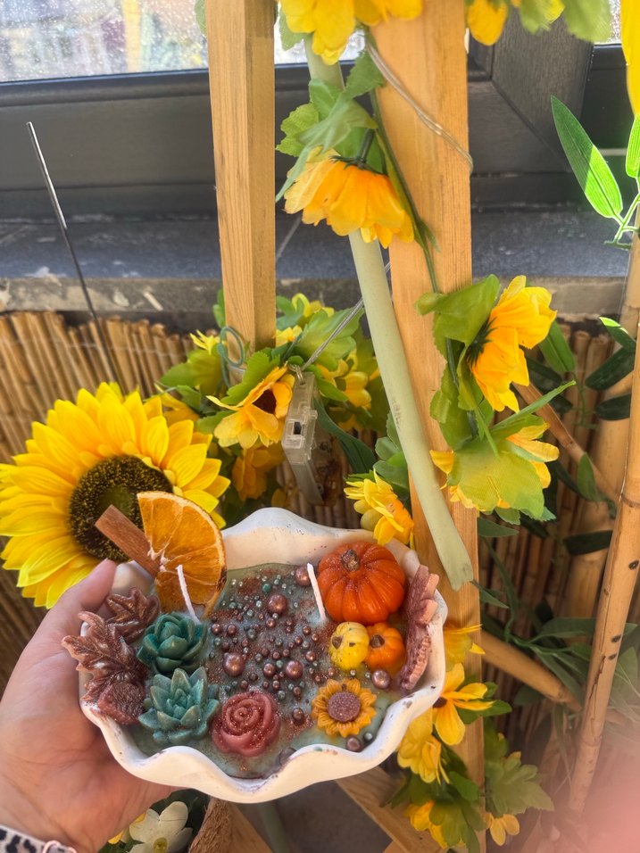 Turuncu ve Yeşil Süslemeli Dekoratif Mum - Görsel 2