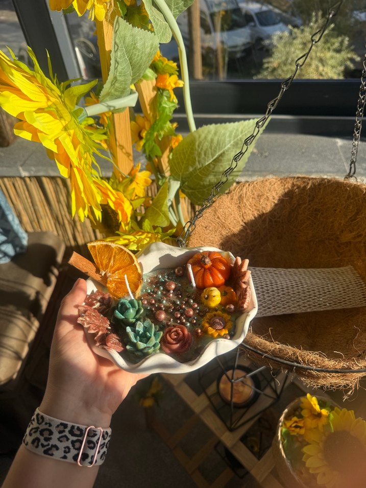 Turuncu ve Yeşil Süslemeli Dekoratif Mum - Görsel 3