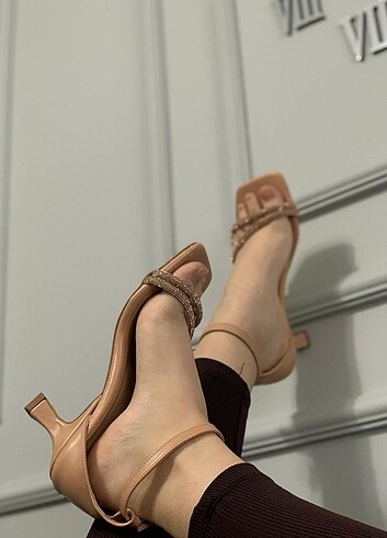 Diğer Taşlı5cm ince topuklu nude renk