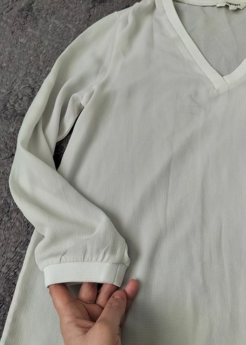 V Yaka Beyaz Kadın Uzun Kollu Bluz - Görsel 7