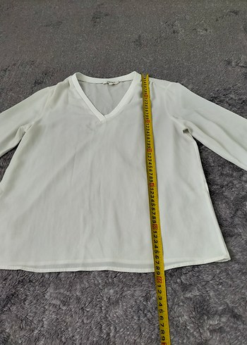 V Yaka Beyaz Kadın Uzun Kollu Bluz - Görsel 8