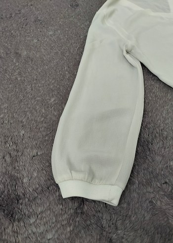 V Yaka Beyaz Kadın Uzun Kollu Bluz - Görsel 6