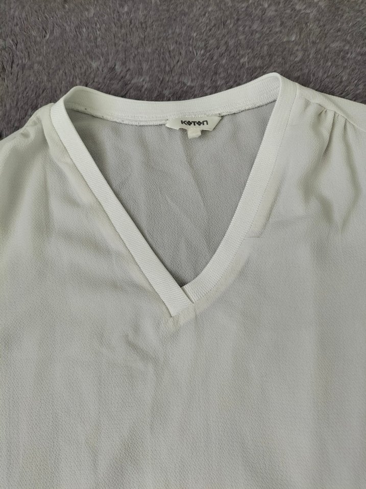 V Yaka Beyaz Kadın Uzun Kollu Bluz - Görsel 4