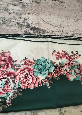 Hazır Şal Bordo Çiçek Desenli İpek Görünümlü Fular - Görsel 6