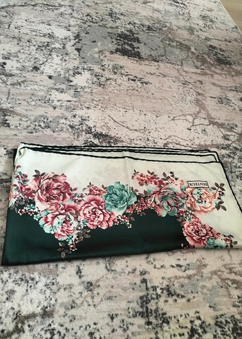 Hazır Şal Bordo Çiçek Desenli İpek Görünümlü Fular - Görsel 8