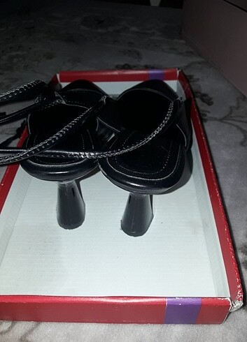 Ürün ya 2 ya da 3 defa gelmiştir bilekten bağcıklı - Görsel 2