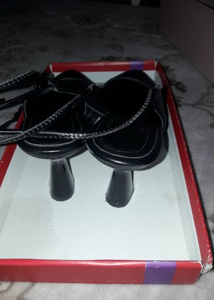 Ürün ya 2 ya da 3 defa gelmiştir bilekten bağcıklı - Görsel 2