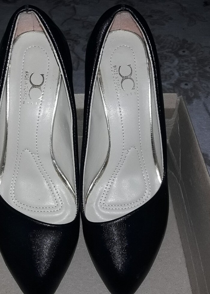 Yeni aldım bir defa giydim ayağımı sıktığı için satışta - Görsel 2