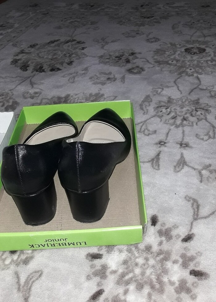 Yeni aldım bir defa giydim ayağımı sıktığı için satışta - Görsel 3