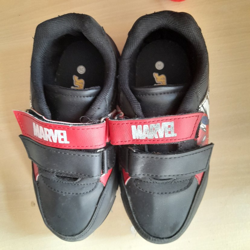 Kırmızı Siyah Erkek Çocuk Spor Ayakkabı marvel - Görsel 4