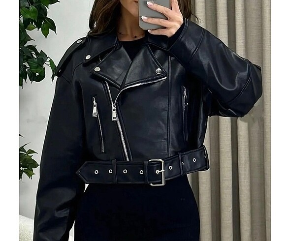 Zara Kadın siyah deri ceket oversize crop zara model