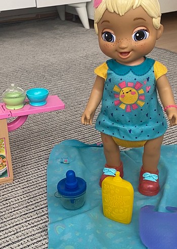 Renkli Kıyafetli Bebek Oyuncak