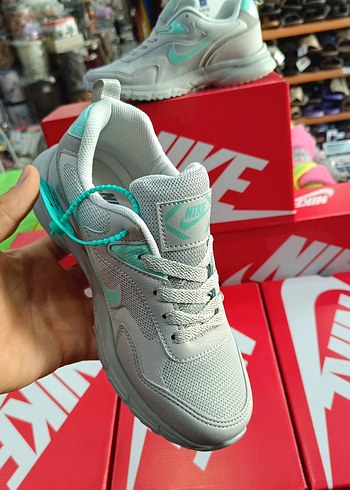 37 Beden gri Renk 37 Numara Gri Nike Kadın Spor Ayakkabı Sıfır Ürün kutuludur