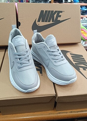 Nike 39 Numara spor sıfır ürün Kutuludur.