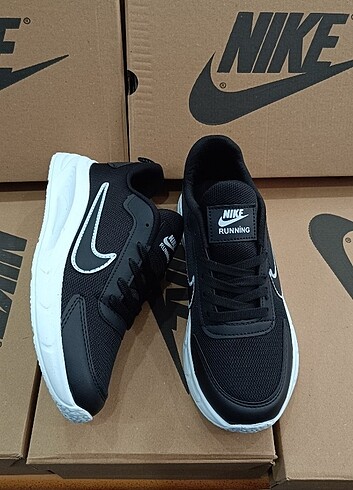 Nike 37 Numara spor sıfır ürün Kutuludur.
