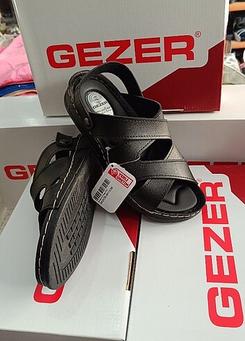 36 Beden siyah Renk 36 No Hem Sandalet Hem Terlik Olabiliyor