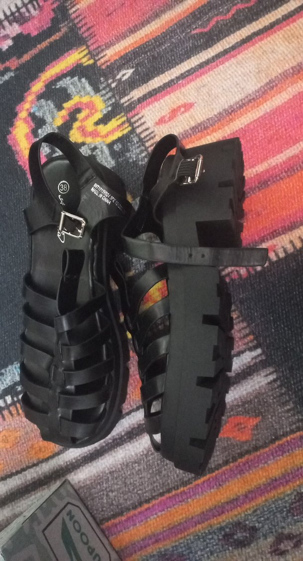 Siyah Tokalı Blok Topuklu Kadın Sandalet - Görsel 2