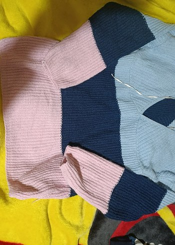 V Yaka Renkli Örgü Kadın Kazak - Görsel 4