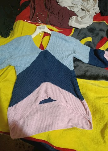 V Yaka Renkli Örgü Kadın Kazak - Görsel 2