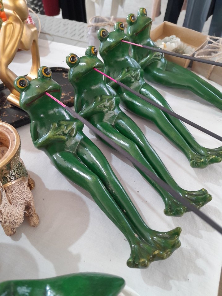 Uzun Bacaklı Yeşil Kurbağa Biblo tütsülük - Görsel 3