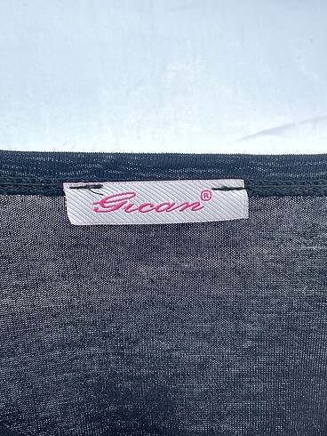 s Beden siyah Renk PreLoved T-shirt %70 İndirimli.