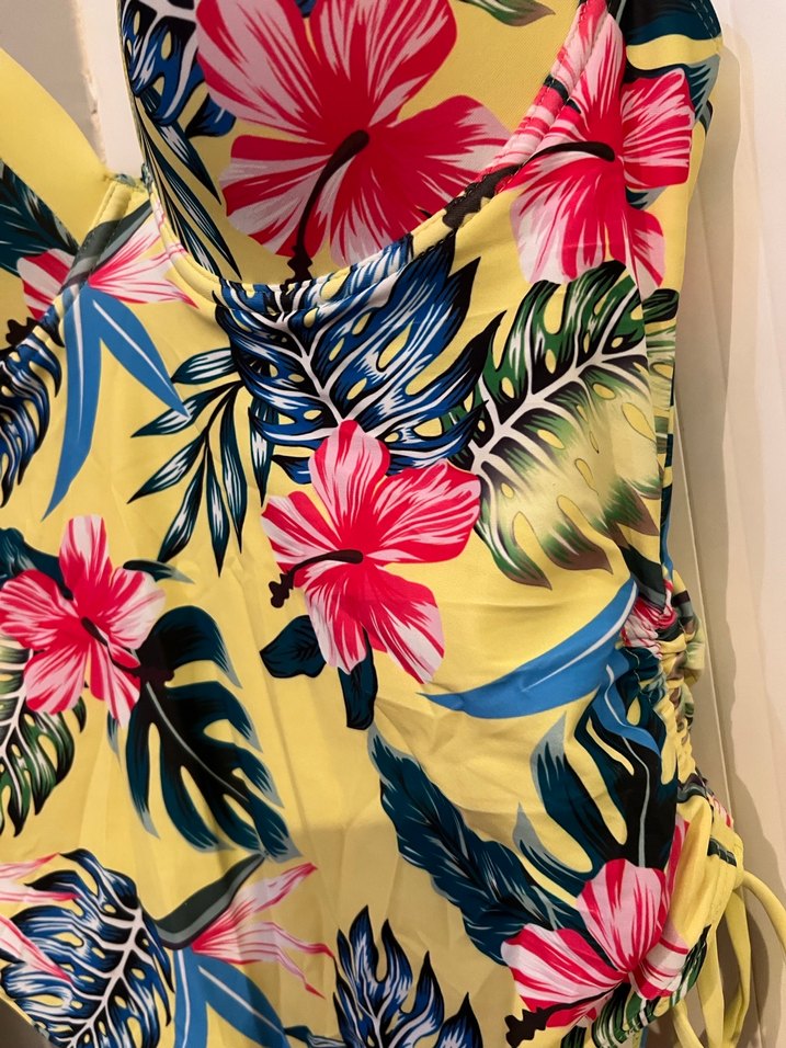 Çiçek Desenli Sarı Drapeli Mayo - Görsel 2