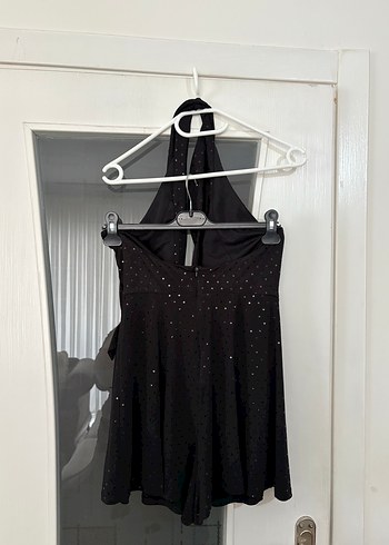 Bershka Pullu Sırt Dekolteli Mini Tulum - Görsel 6