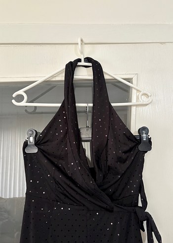 Bershka Pullu Sırt Dekolteli Mini Tulum - Görsel 3